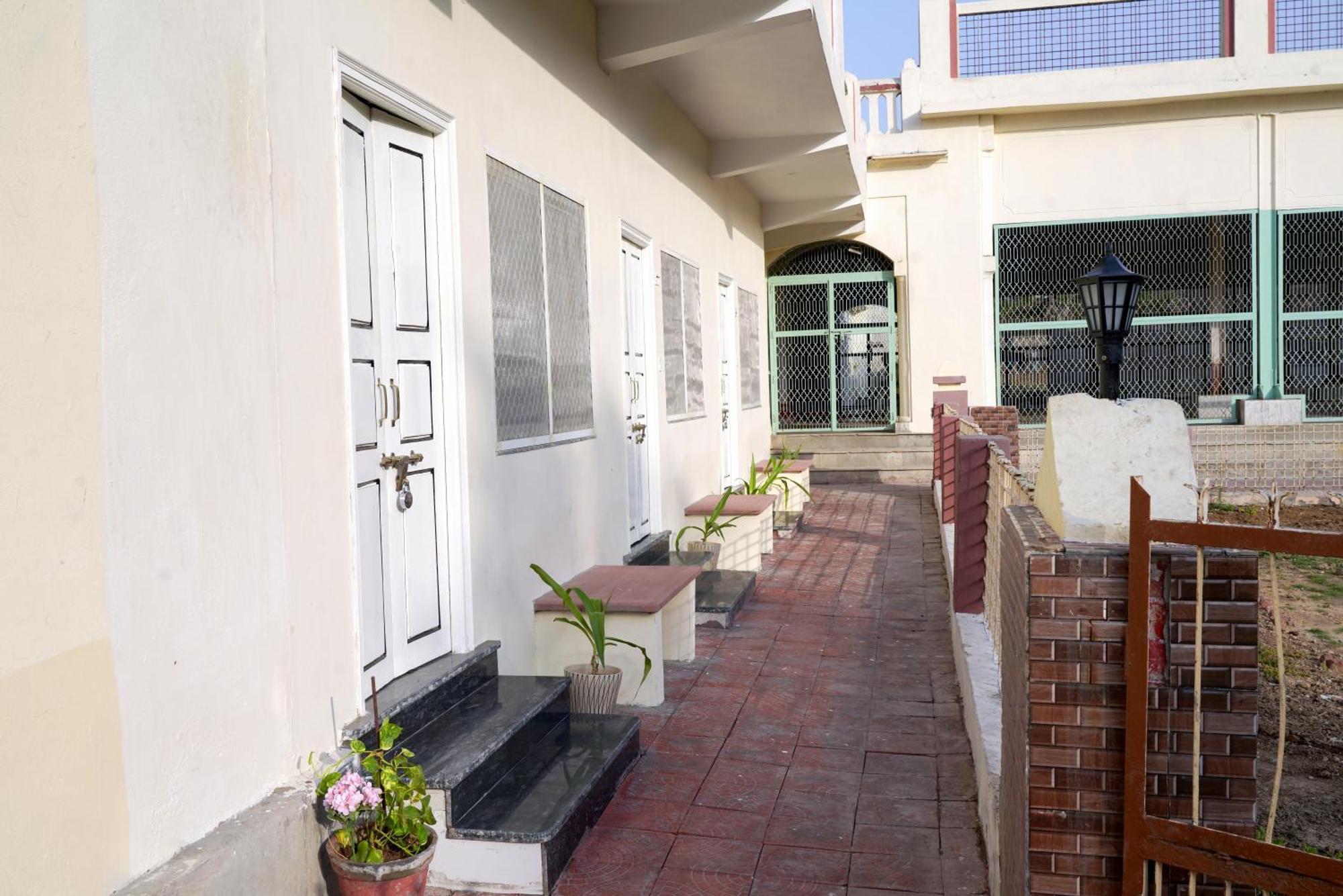 Shree Krishna Bhakti Ashram Hotel Vrindavan Luaran gambar